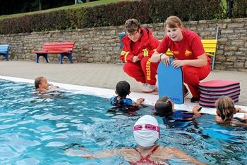 DLRG Pressefoto Schwimmausbildung