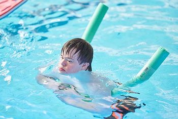 DLRG Pressefoto Schwimmausbildung